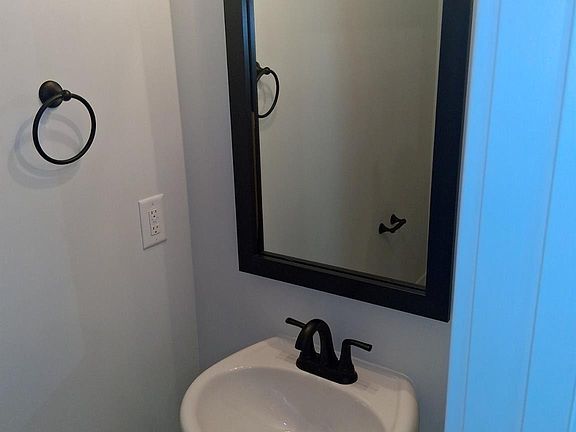 4th image of 132 Kerr Walk Dr #20