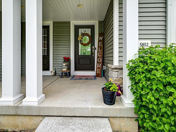 2nd image of 5852 Lien Rd