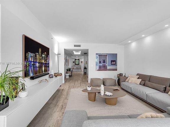 4th image of 791 Crandon Blvd APT 501