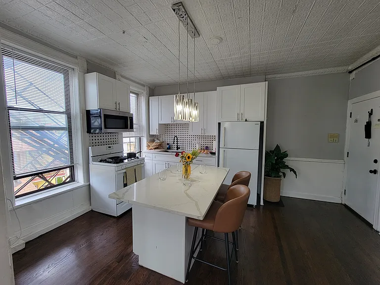 1157 W 19th St #3 — Photo 13