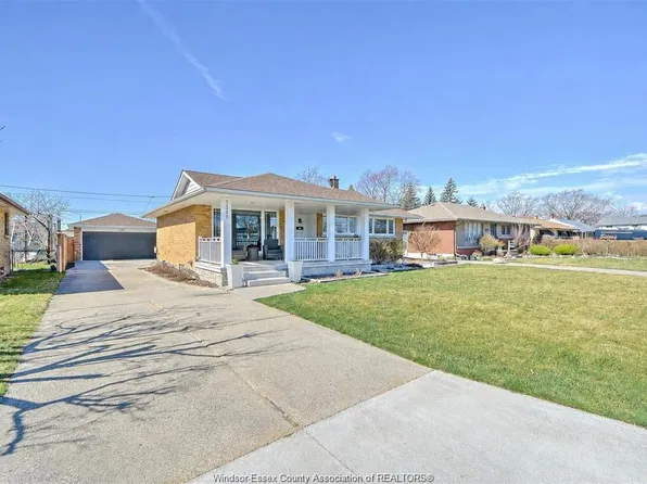 3881 Mount Carmel Dr, Windsor, ON N9G 2C6