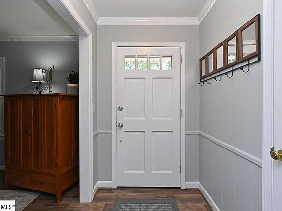 4th image of 13 Seabury Dr