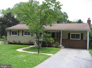 6033 Emerald Ln, Sykesville, MD 21784