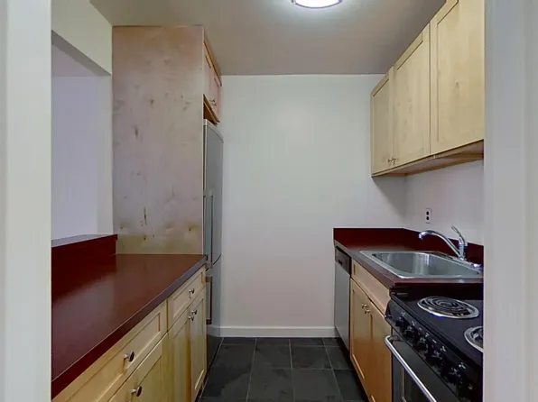 399 East 78th Street image 2 of 6