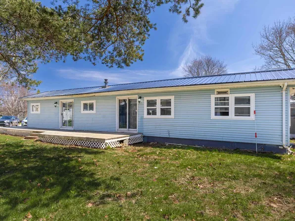 10 Manor Dr, Charlottetown, PE C1A 6R3