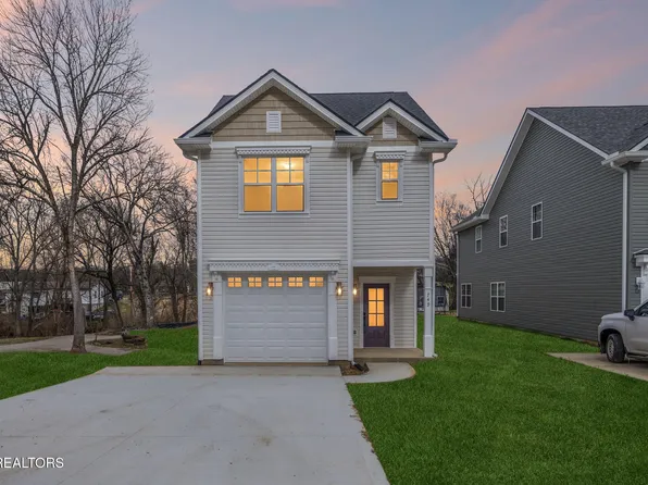 749 Maple Grove St, Maryville, TN 37801