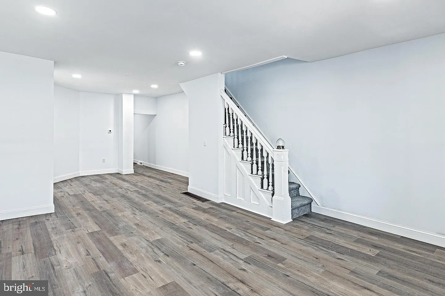 4 bed, 1.0 bath, 1300 sqft, $1,850 — Photo 3