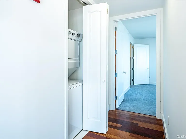 175 Huguenot St #1402 — Photo 6