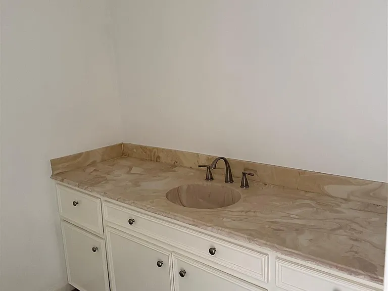 7822 Albin Ln — Photo 14