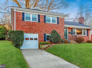 5904 4th St N, Arlington, VA 22203