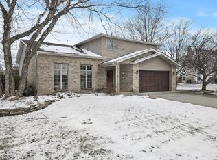 9959 Derby Ln, Mokena, IL 60448