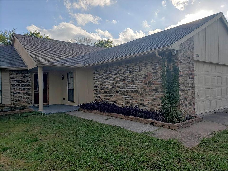 1st image of 1526 Carlsbad Dr
