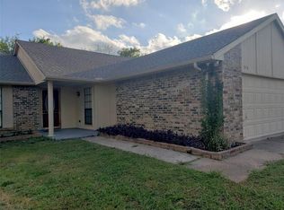 1526 Carlsbad Dr, Arlington, TX 76018