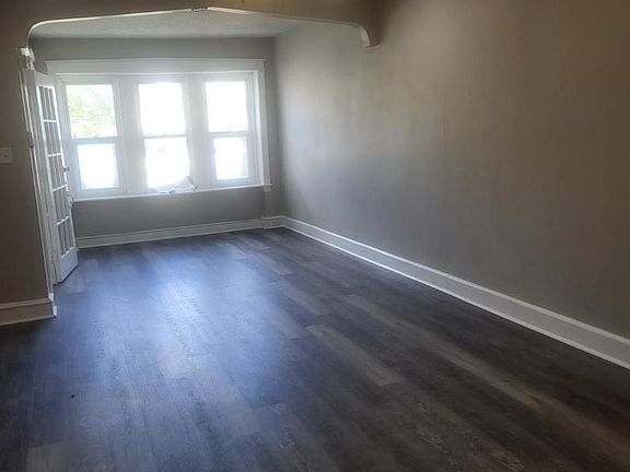 2nd image of 4211 Roosevelt Blvd