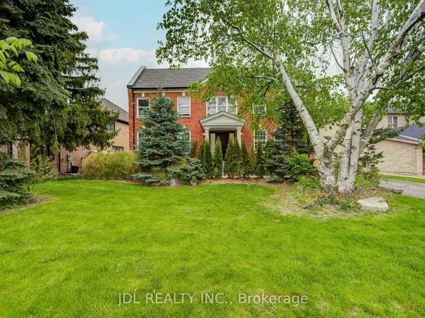 22 Hillholm Blvd, Richmond Hill, ON L4B 2J3