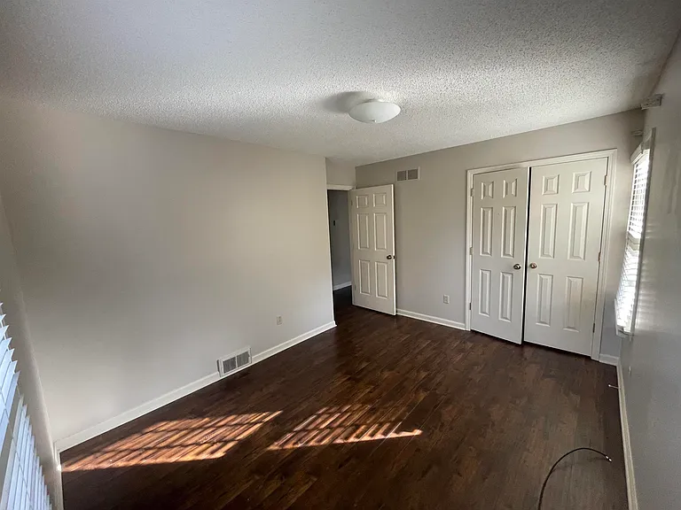 2420 Stratfield Dr — Photo 18