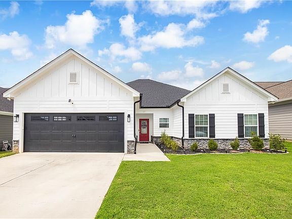 3rd image of 17 Ivy Ln