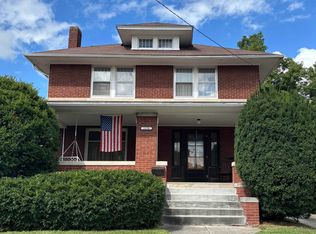 1158 Beecher Ave, Galesburg, IL 61401