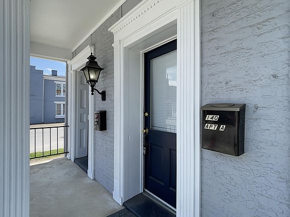 3rd image of 140 E 3rd St