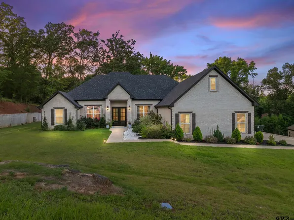 15883 Crazy Horse Dr, Lindale, TX 75771