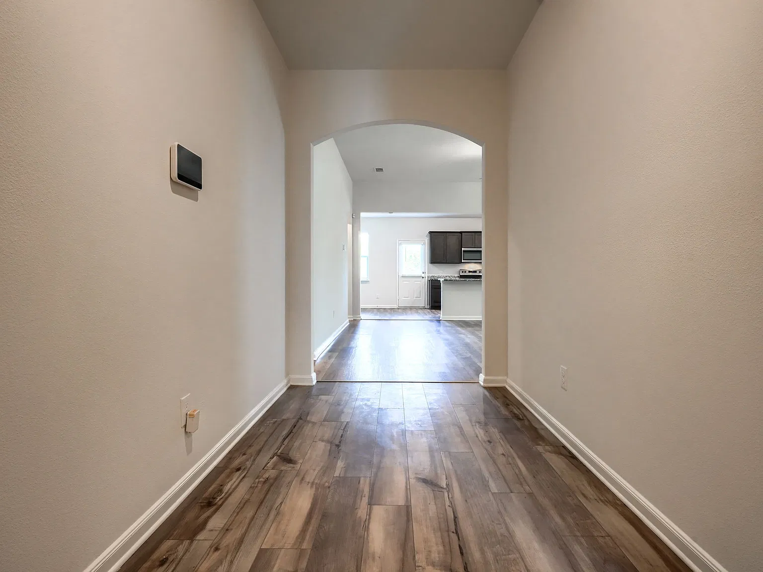 4 bed, 1798 sqft, $2,149 — Photo 2