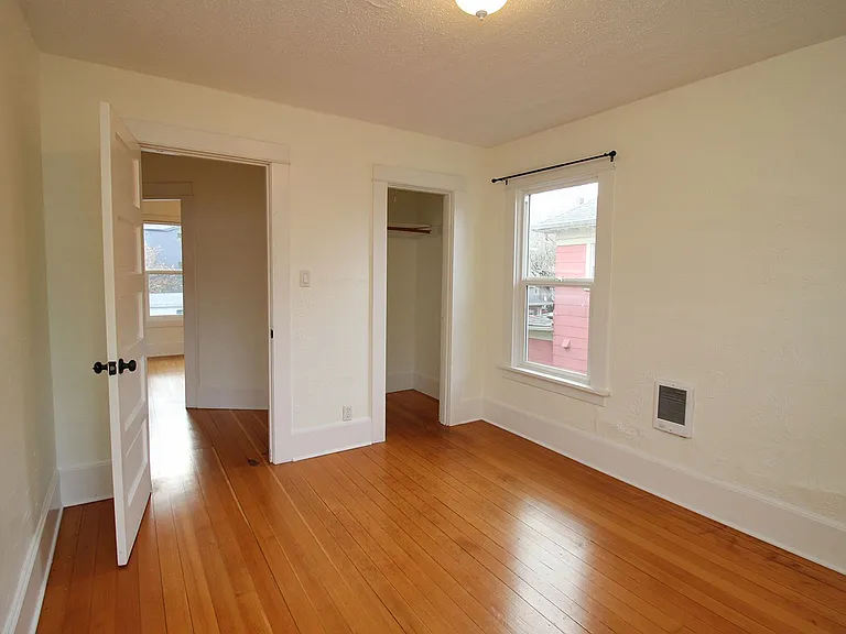 66 NE Skidmore St — Photo 28