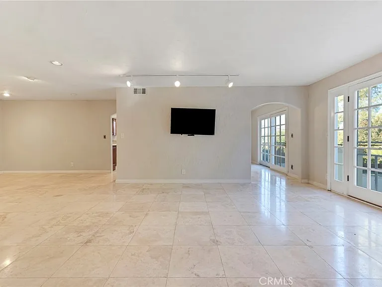 22781 Macfarlane Dr — Photo 10