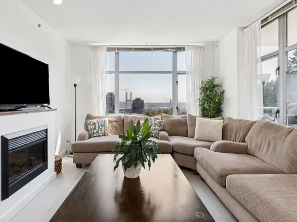 280 Ross Dr #1206, New Westminster, BC V3L 0C2