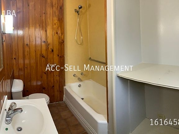 4th image of 205 Valley Ave NW APT 3