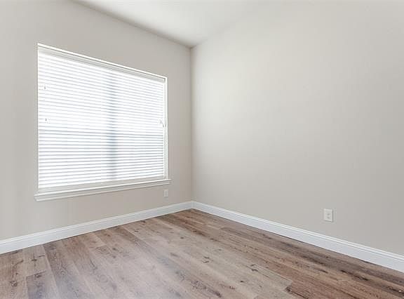 4th image of 4755 Allison Ave