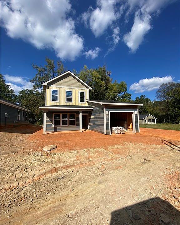 2nd image of 3903 Huckabee Dr