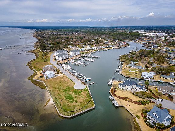 4th image of 150 Lands End Court #C-1