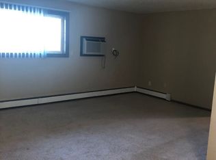 406 17th St NW APT 1, Mandan, ND 58554