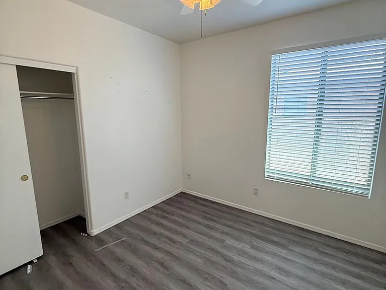 3102 W Belle Ave — Photo 7