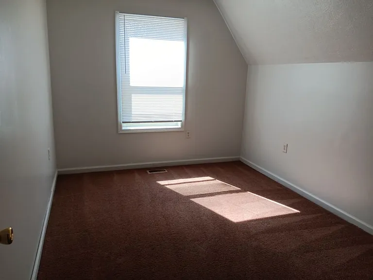 18 E Grand Ave — Photo 9