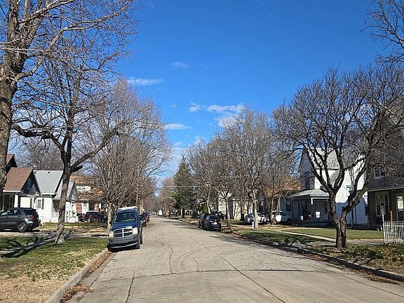 4th image of 637 S Millwood St