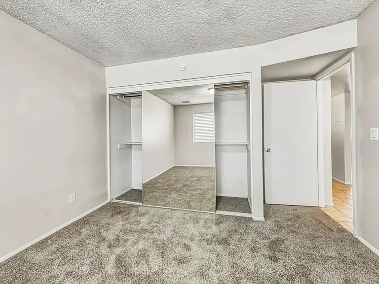 5634 W Hubbell St — Photo 5