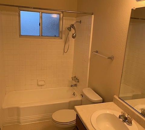 5th image of 2155 Park Marina Dr APT 22