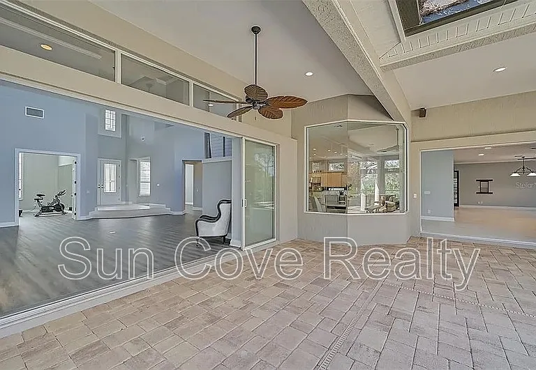 854 Macewen Dr — Photo 41