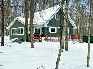 350 Oak Hill Rd, Hawley, PA 18428