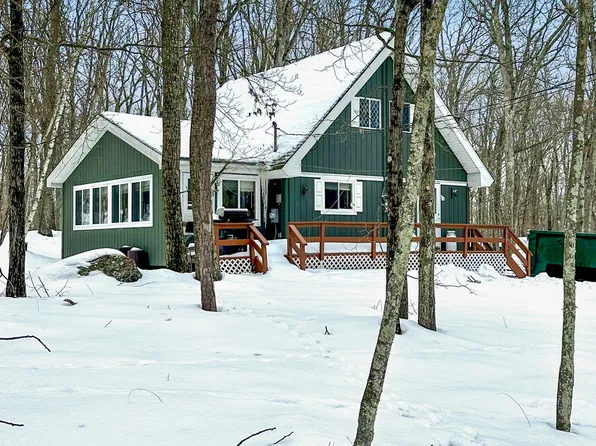 350 Oak Hill Rd, Hawley, PA 18428