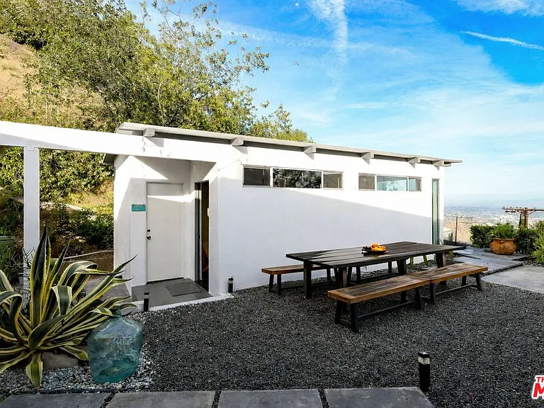 7107 Pacific View Dr — Photo 30