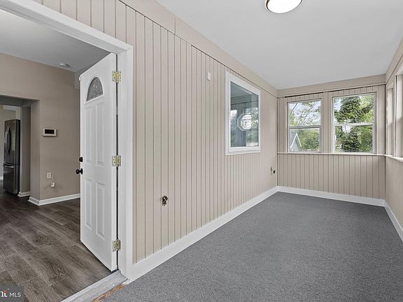 3rd image of 4501 Parkmont Ave