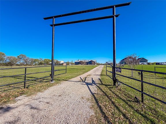 2nd image of 240 Cox Rd