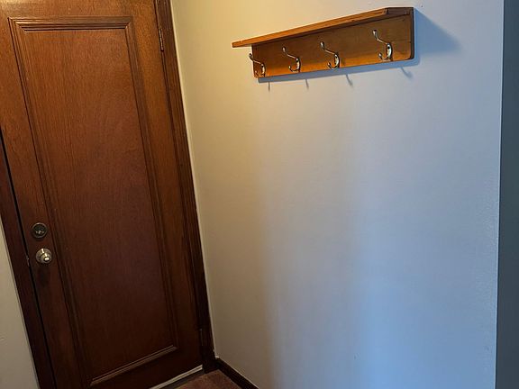 2nd image of 180 Prince Dr #2