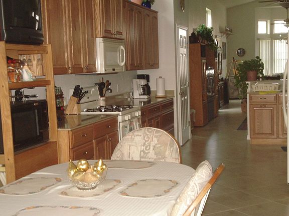 Breakfast Nook/Kitchen