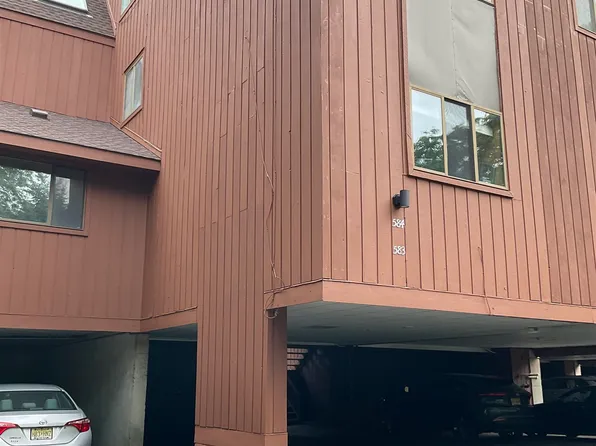 584 Sanderling Ct #584, Secaucus, NJ 07094