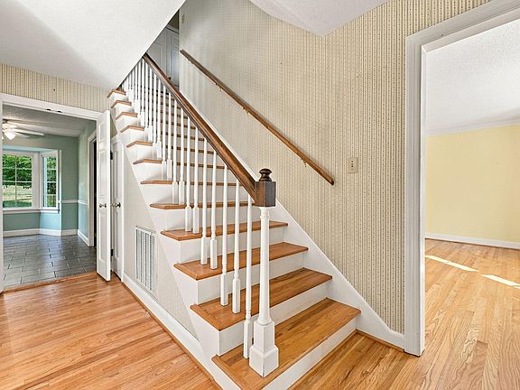 3rd image of 3605 Eden Croft Dr