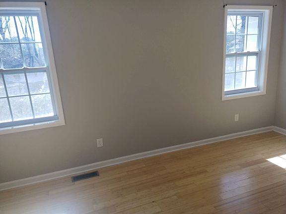 3rd image of 1708 Brandon Sq