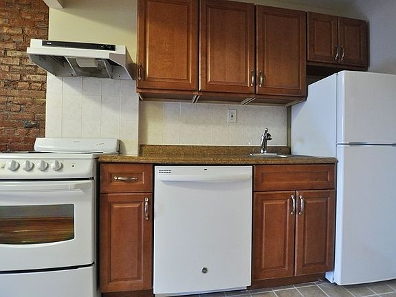 5th image of 186 1st Ave APT 8